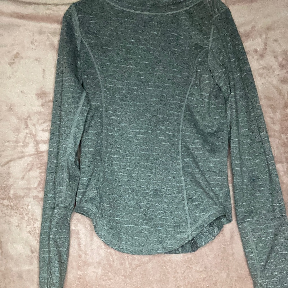 Grey work out shirt